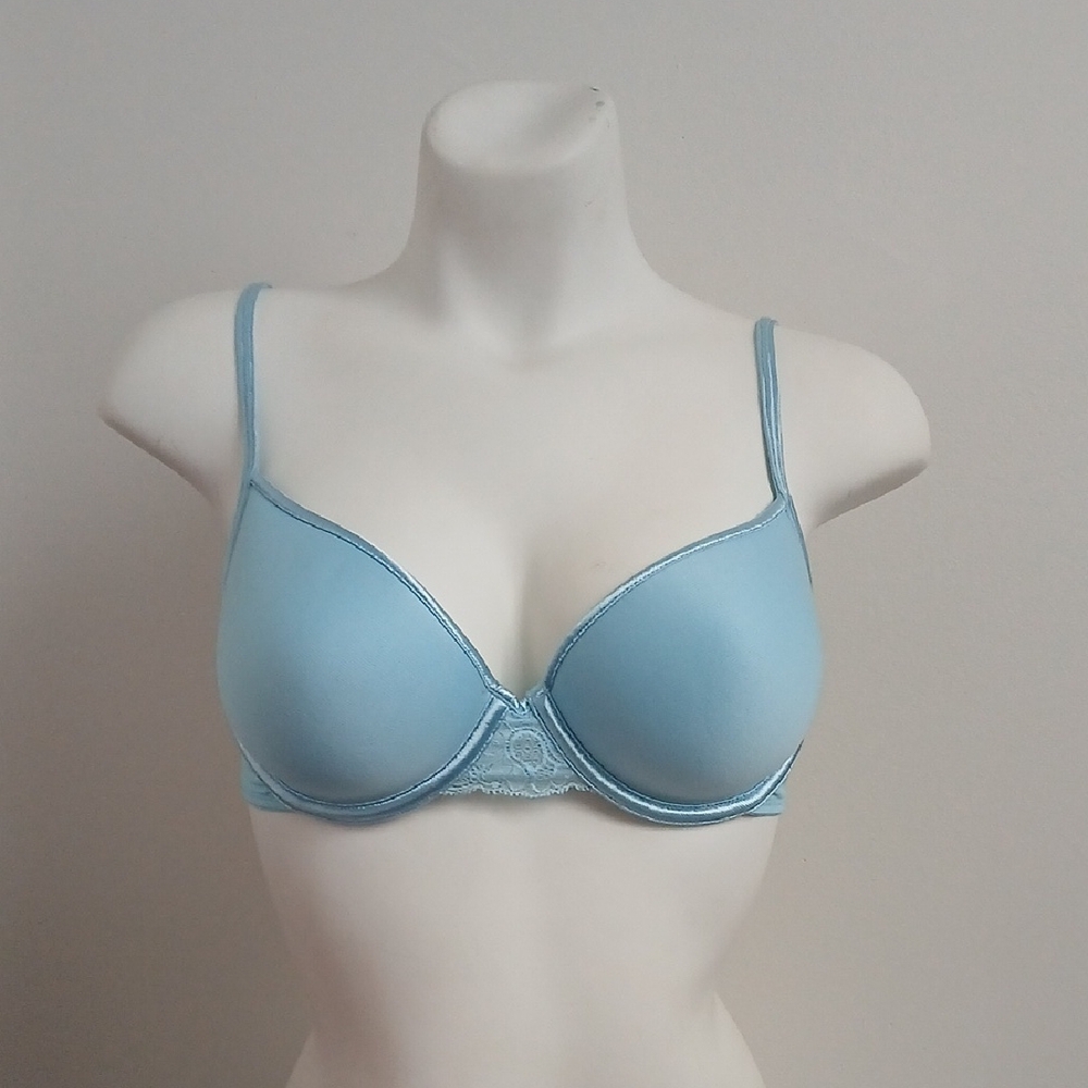 Victoria's Secret Light Blue Sexy Comfy Girly Feminine Everyday‎ Underwire Bra